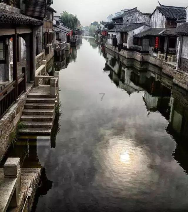 白球进黑洞选关版